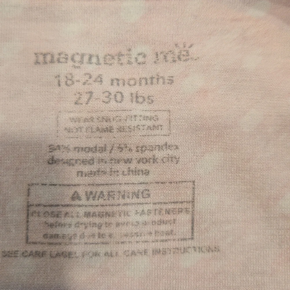 MAGNETIC ME COVERALL. PINK AND WHITE. SIZE 18-24 MONTHS. 27-30 LBS. GIRL'S.